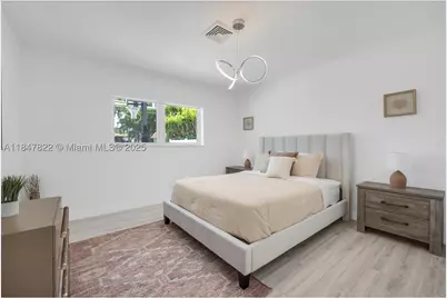 19810 NE 22nd, Miami, FL 33180 - Photo 20