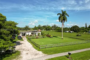 1921 SW 112th, Davie, FL 33325 - Photo 16