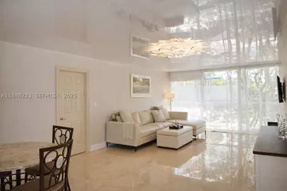 3701 N Country Club #204, Aventura, FL 33180 - Photo 2