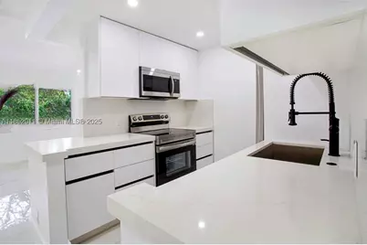13250 SW 7th #204L, Pembroke Pines, FL 33027 - Photo 6