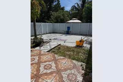 985 NE 146th, North Miami, FL 33161 - Photo 10