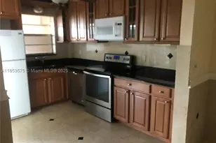 501 Blue Heron, Hallandale Beach, FL 33009 - Photo 12