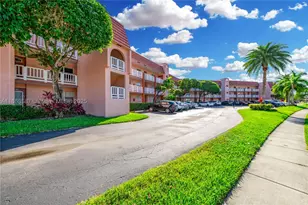 9461 Sunrise Lakes, Sunrise, FL 33322 - Photo 26
