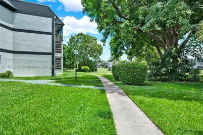 8320 Sands Point #M107, Tamarac, FL 33321 - Photo 28