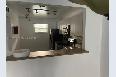 1075 Riverside #203, Coral Springs, FL 33071 - Photo 4