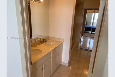 6365 Collins #3404, Miami Beach, FL 33141 - Photo 12
