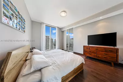 901 Brickell Key #3002, Miami, FL 33131 - Photo 6