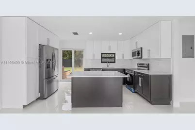 949 SE 5th, Deerfield Beach, FL 33441 - Photo 2