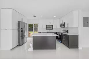 949 SE 5th, Deerfield Beach, FL 33441 - Photo 2