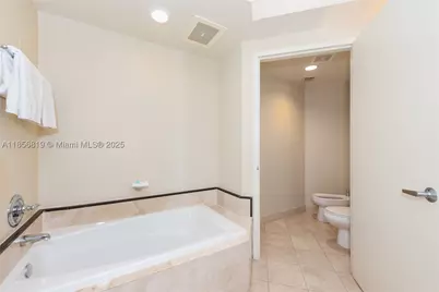 18001 Collins #1214- 1215, Sunny Isles Beach, FL 33160 - Photo 14