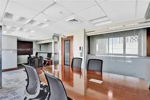 31 SE 5th, Miami, FL 33131 - Photo 30
