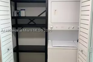 31 SE 5th, Miami, FL 33131 - Photo 8