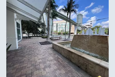 31 SE 5th #2603, Miami, FL 33131 - Photo 18