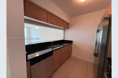 31 SE 5th #2603, Miami, FL 33131 - Photo 6