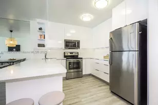5601 Collins, Miami Beach, FL 33140 - Photo 10