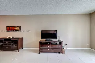 19380 Collins, Sunny Isles Beach, FL 33160 - Photo 18