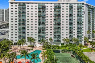 19380 Collins, Sunny Isles Beach, FL 33160 - Photo 36