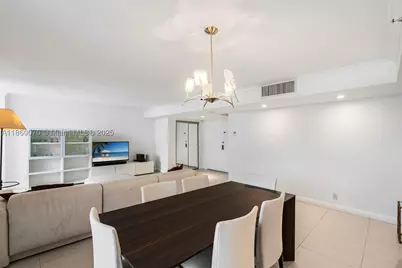 2401 Collins #1808, Miami Beach, FL 33140 - Photo 6