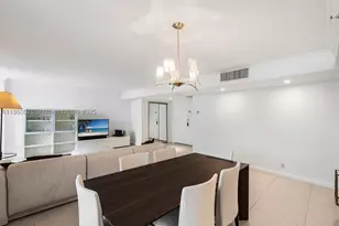2401 Collins, Miami Beach, FL 33140 - Photo 6