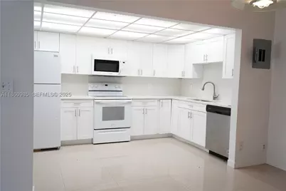2800 S University #2A, Davie, FL 33328 - Photo 8