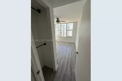 5600 Collins #11W, Miami Beach, FL 33140 - Photo 12