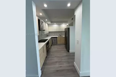 5600 Collins #11W, Miami Beach, FL 33140 - Photo 8