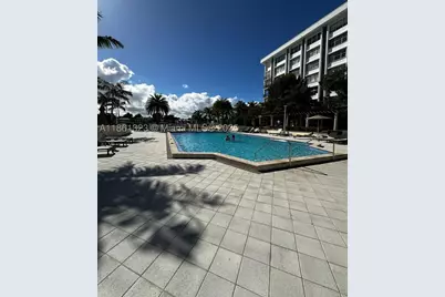 5600 Collins #11W, Miami Beach, FL 33140 - Photo 36