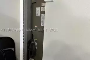 11208 SW 67th, Miami, FL 33173 - Photo 10