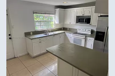1178 NW 105th, Miami, FL 33150 - Photo 8