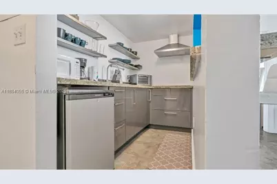 865 Collins #207, Miami Beach, FL 33139 - Photo 6