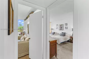 1000 Saint Charles, Pembroke Pines, FL 33026 - Photo 20