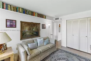 1000 Saint Charles, Pembroke Pines, FL 33026 - Photo 18
