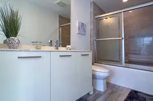 1300 Brickell Bay, Miami, FL 33131 - Photo 10
