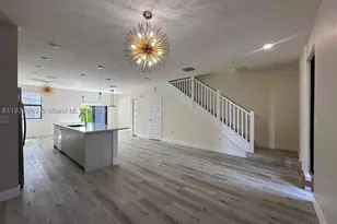 10413 NW 82nd, Doral, FL 33178 - Photo 2