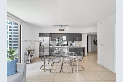 31 SE 6th #802, Miami, FL 33131 - Photo 14