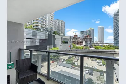 31 SE 6th #802, Miami, FL 33131 - Photo 32