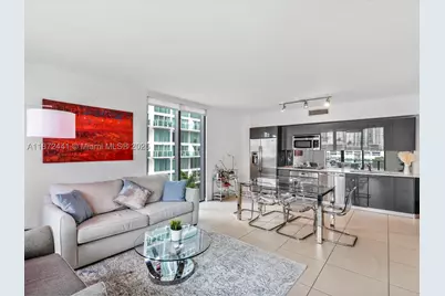 31 SE 6th #802, Miami, FL 33131 - Photo 12