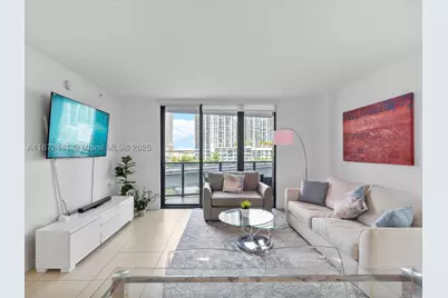 31 SE 6th #802, Miami, FL 33131 - Photo 10