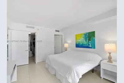 31 SE 6th #802, Miami, FL 33131 - Photo 24