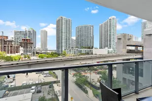 31 SE 6th, Miami, FL 33131 - Photo 28