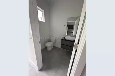 723 NW 19th #B, Fort Lauderdale, FL 33311 - Photo 8