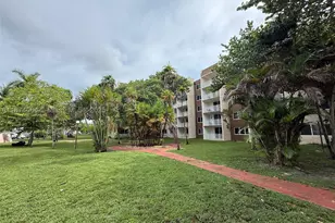 6940 Miami Gardens, Hialeah, FL 33015 - Photo 16