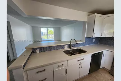 425 SE 11th #403, Dania Beach, FL 33004 - Photo 10