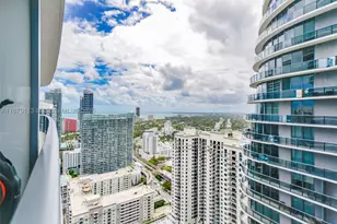 45 SW 9th, Miami, FL 33130 - Photo 22