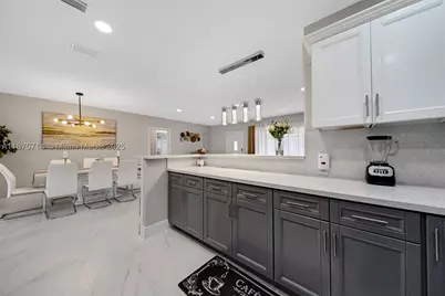 241 Oceanic, Lauderdale by the Sea, FL 33308 - Photo 10
