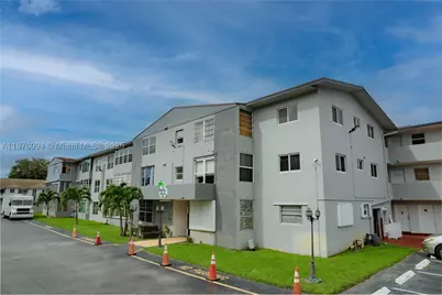 120 Royal Palm #315, Hialeah Gardens, FL 33016 - Photo 1