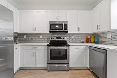 403 NE 212th, Miami, FL 33179 - Photo 14