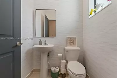 403 NE 212th, Miami, FL 33179 - Photo 6