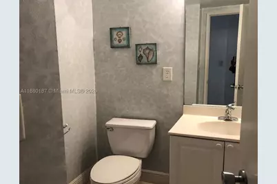 19390 Collins #1124, Sunny Isles Beach, FL 33160 - Photo 4