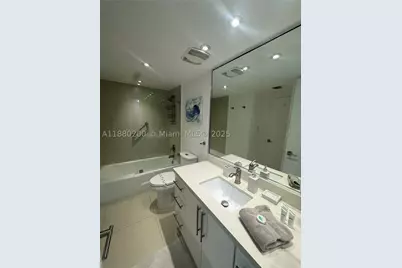 5151 Collins #923, Miami Beach, FL 33140 - Photo 10